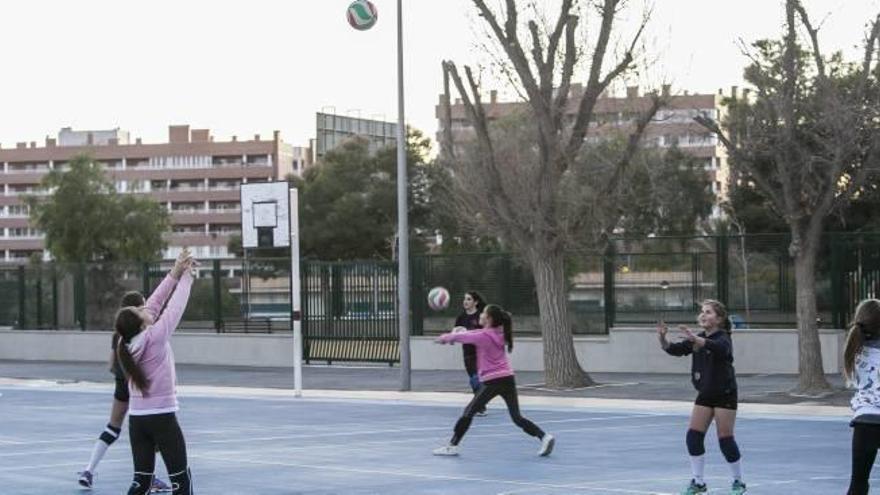 Tres colegios abren por la tarde por primera vez para fomentar el deporte