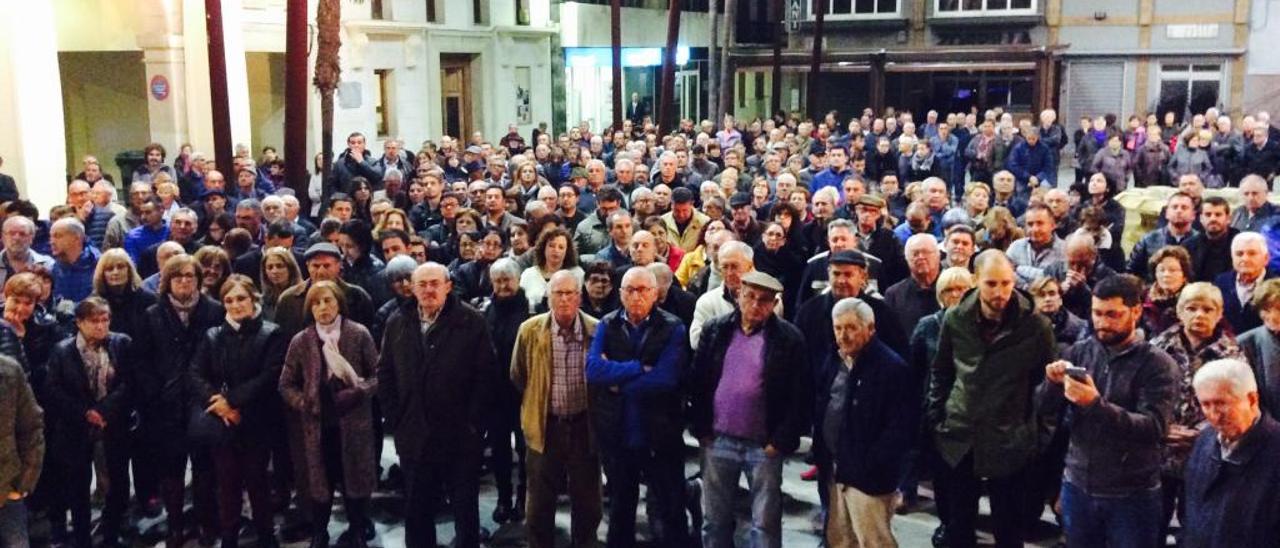Mil personas exigen en Pego proteger la naranja valenciana
