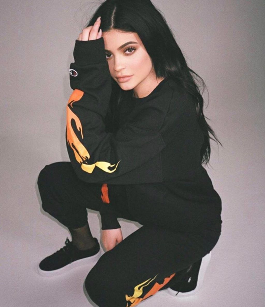 Kylie Jenner la lía con su nueva línea de ropa