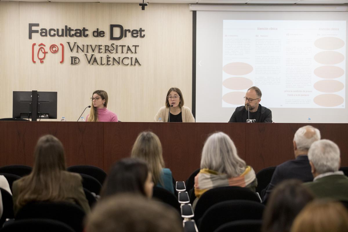 De izquierda a derecha, Aurora Fernández, Carla Mateo y Javier Vilalta.