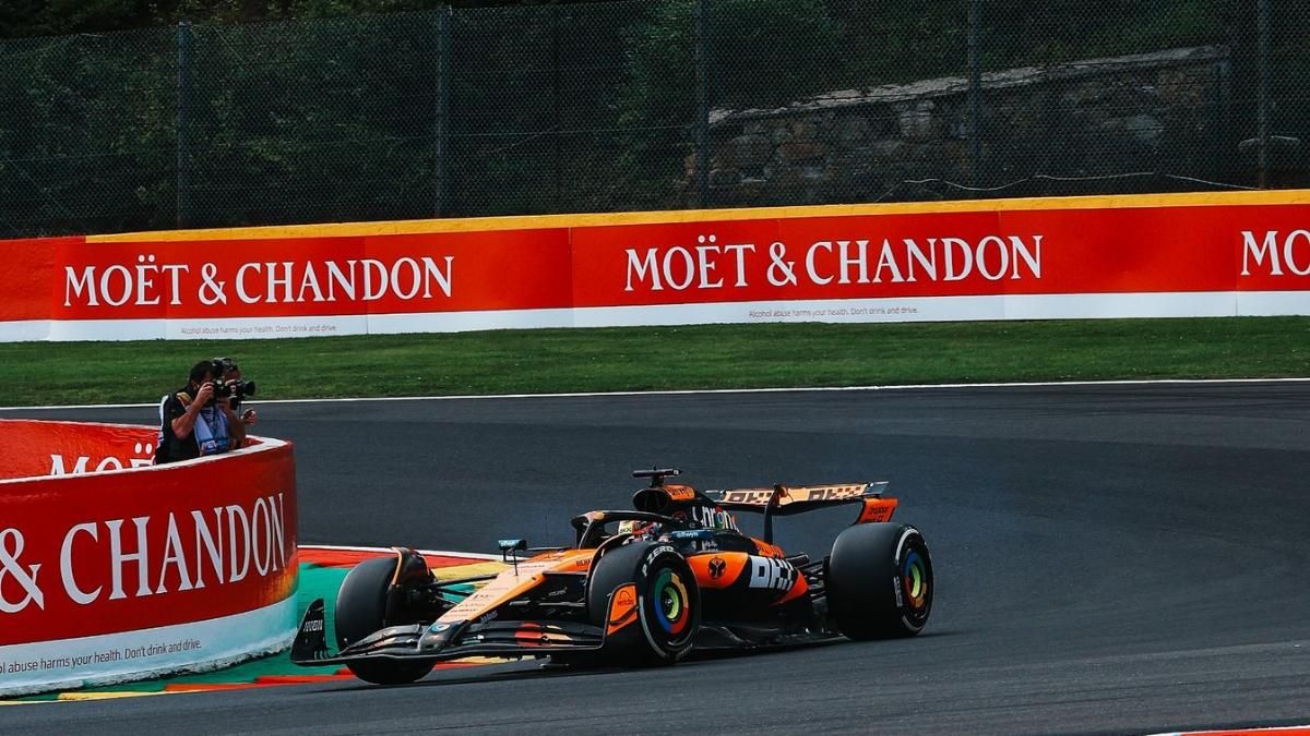 Los McLaren mandan también en Spa
