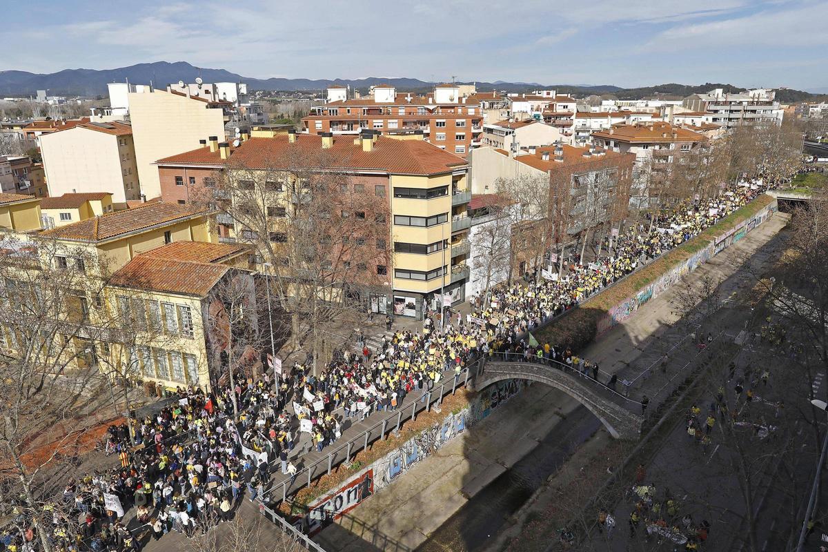 Les fotos de la manifestació dels professors gironins per reclamar millores laborals i salarials