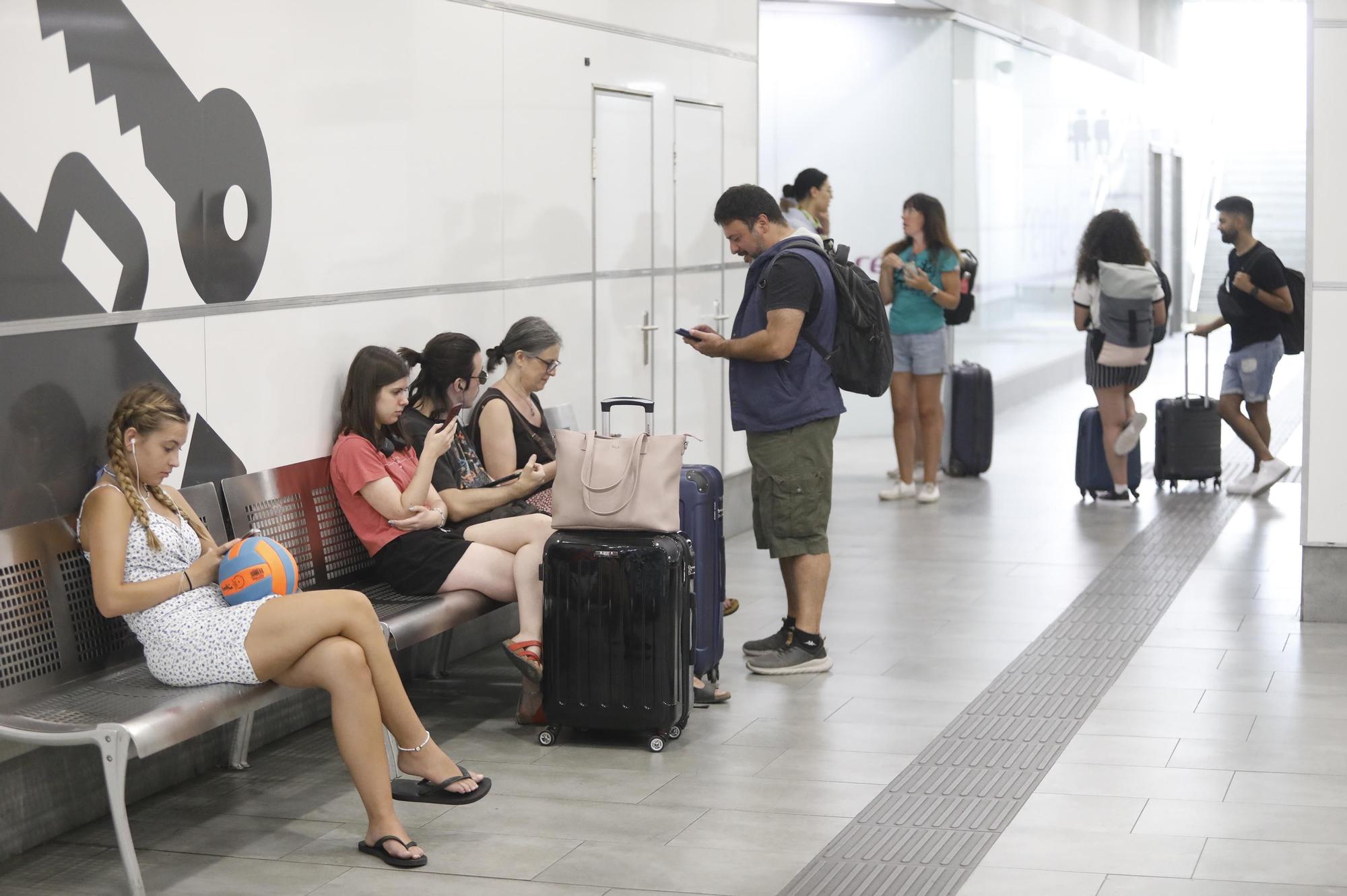 Restablerta la circulació dels trens AVE entre Figueres i Tarragona després d'una aturada de cinc hores