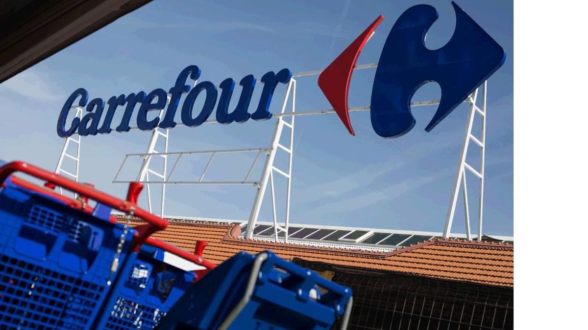 Fachada de un centro de Carrefour.