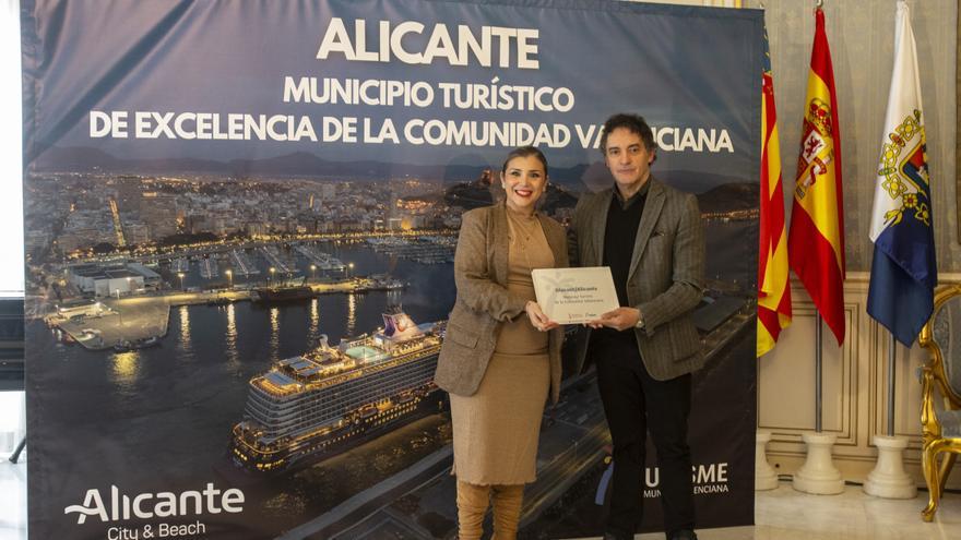 Alicante presume de ser &quot;municipio turístico de excelencia&quot;