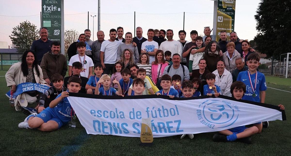 O Alevín B da Escola Denis Suárez acadou o terceiro posto no IV Torneo Cidade de Valença. | // D.P.
