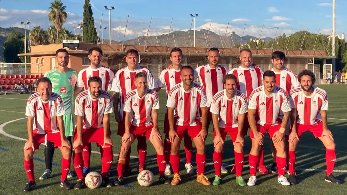 De pie: Jaime Gil, Aitor Estrada, Cristian Fanales, José Real, Vicent Thierry, Vitalii, Javier Quintana. Agachados: Javi Sánchez, Carlos Gasulla, José Carlos Rodríguez, Sebastien Caudel, José Ortega, Alejandro Peris, Carlos Gasulla, José Ortega, David Personat y Juan Real.