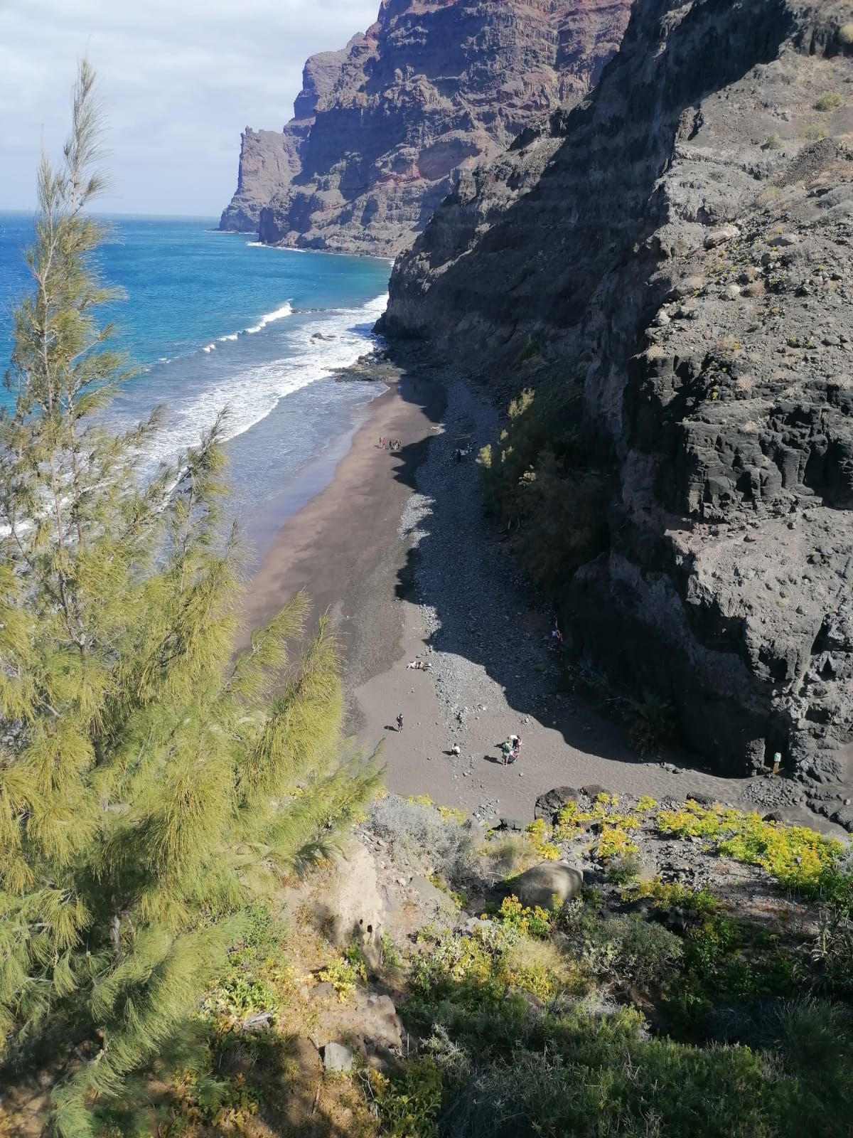 Fiesta ilegal de Erasmus en Güigüi (Gran Canaria)