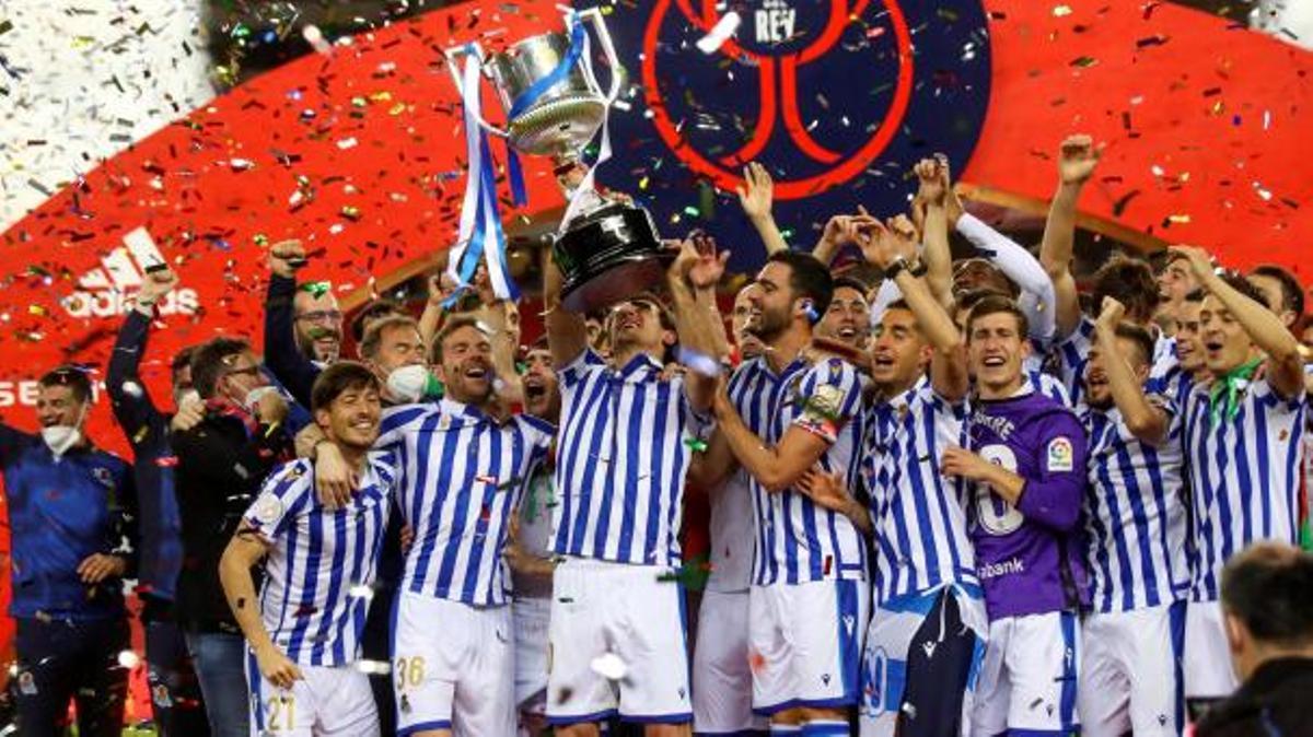 La Real Sociedad levantando el título de la Copa del Rey