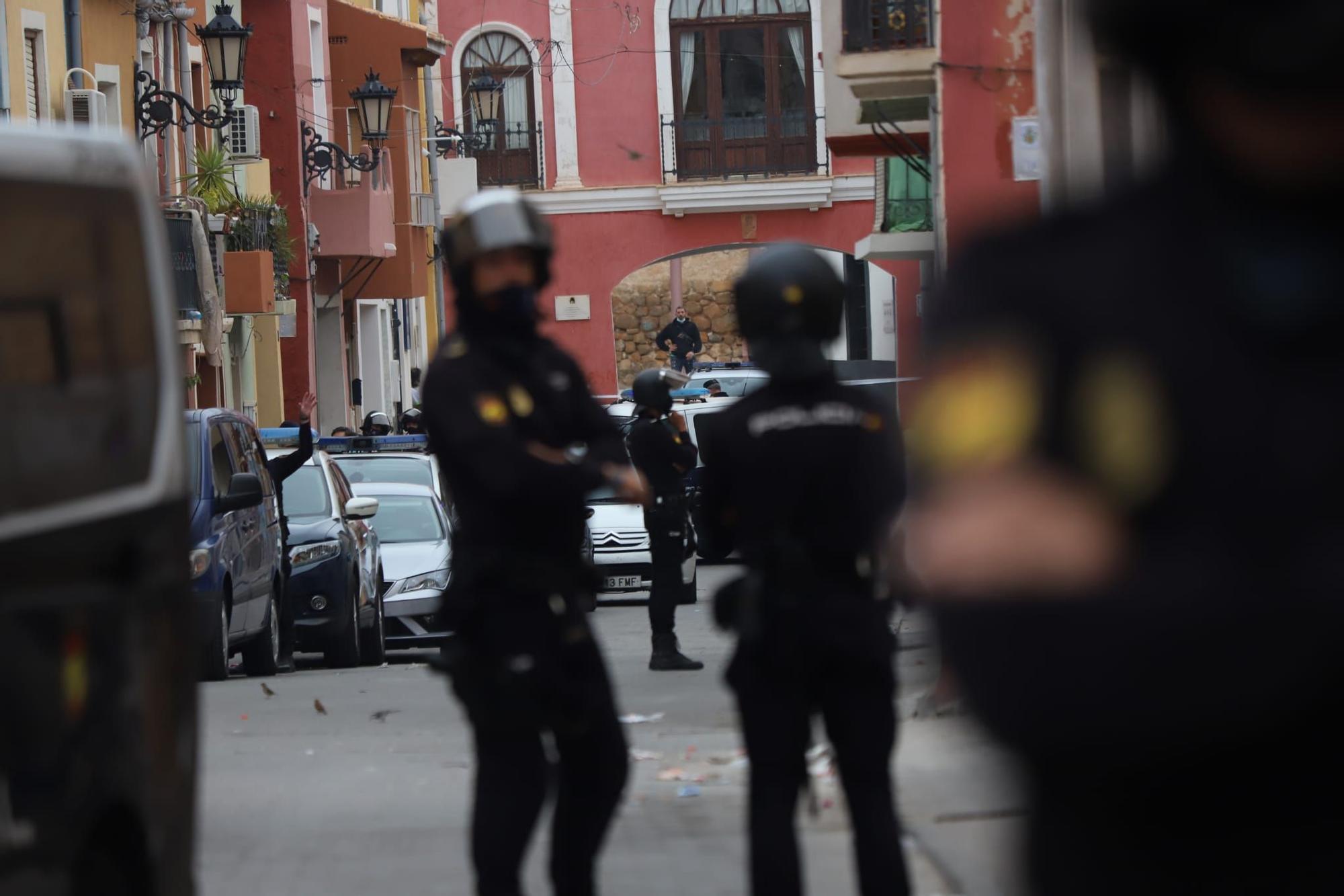 Enorme despliegue policial en una operación antidroga en la calle Arriba de Orihuela