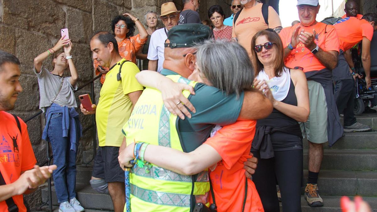 Un grupo de personas con ELA se reivindica en el Camino de Santiago