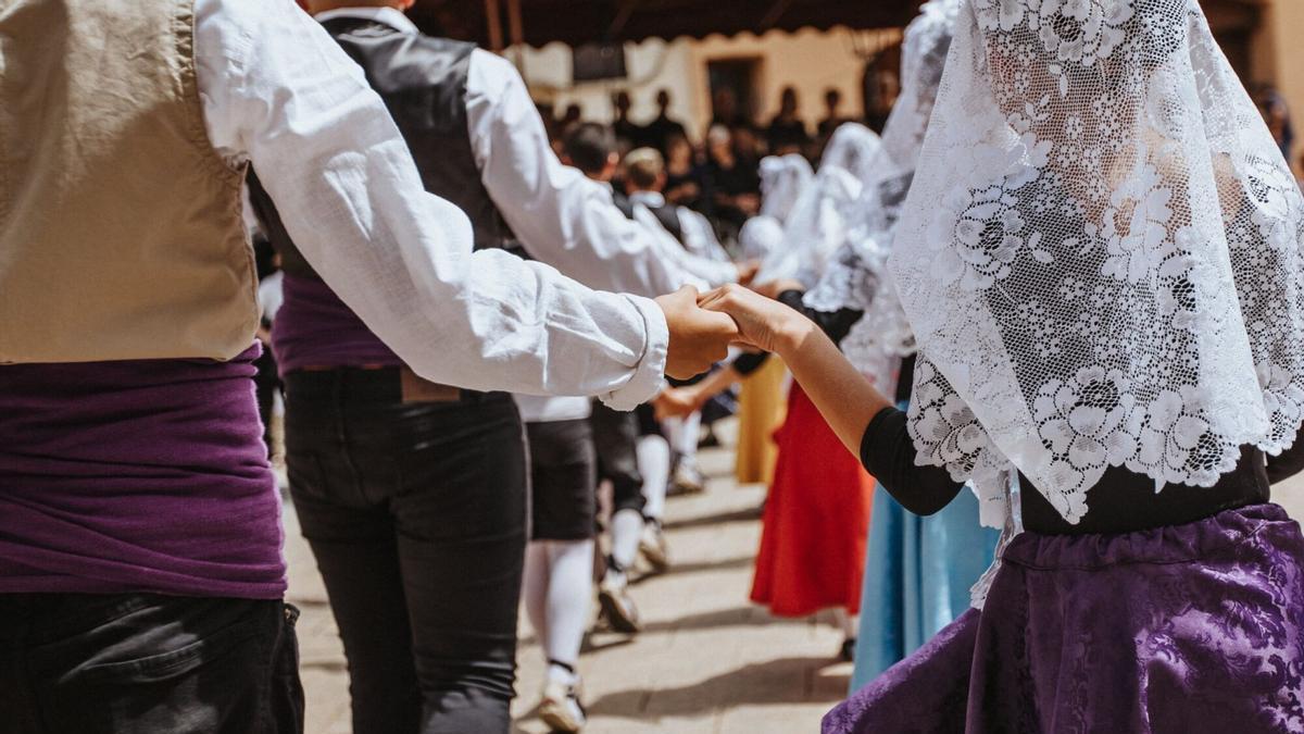 Dansaires de l'Esbart Sant Jordi de Gironella, en una imatge d'arxiu
