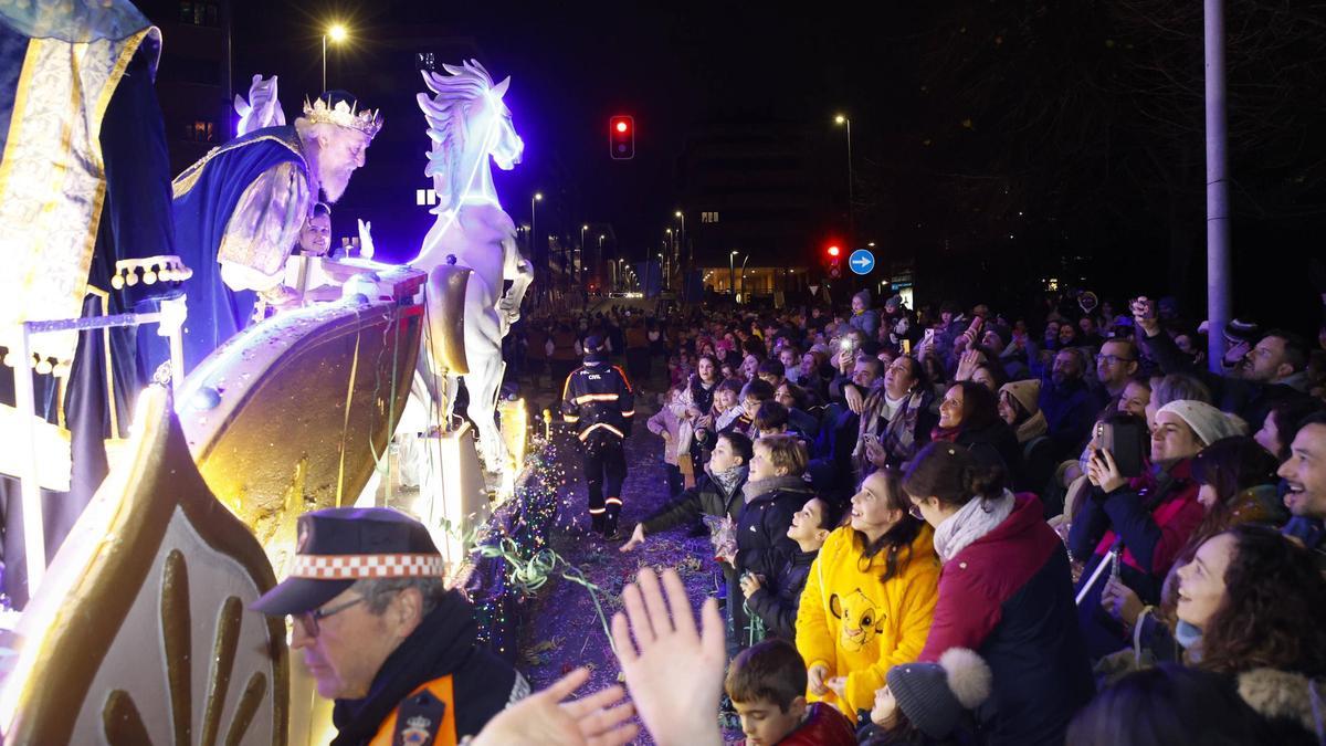 Un momento de la cabalgata de este lunes.