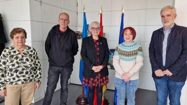 Elena García, Roberto Porras, Concepción Saavedra, Carmen Vilas y Aquilino Alonso, ayer, en la Consejería de Salud. | LNE