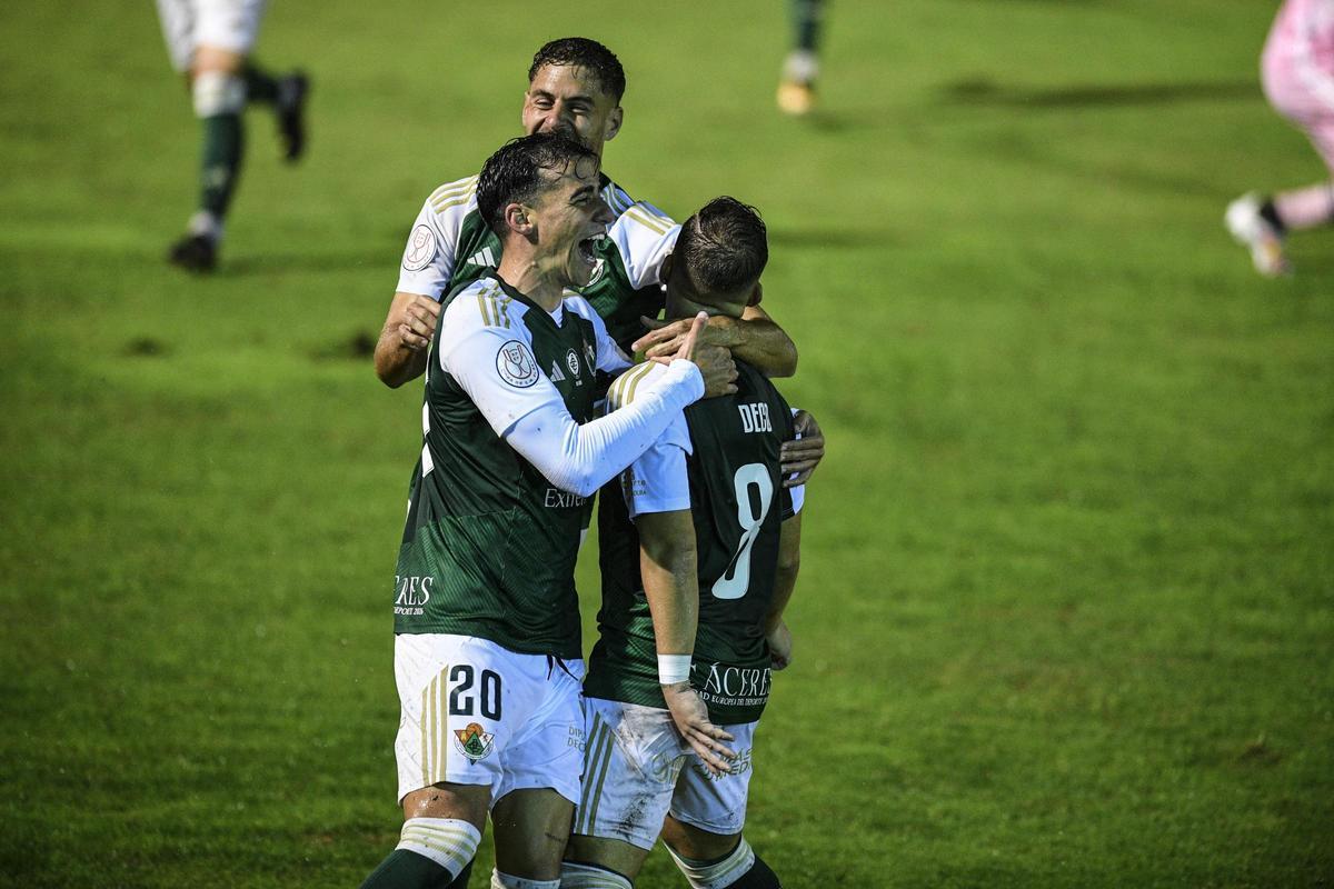 La victoria del Cacereño, en imágenes