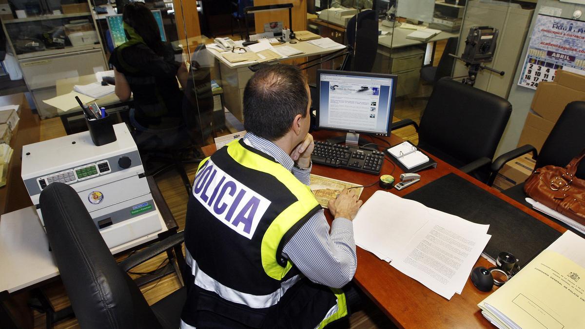 Un investigador de la lucha contra la ciberdelicuencia.