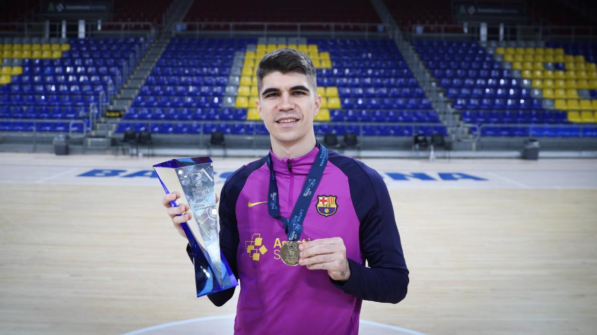 Antonio Pérez, con el oro del Europeo y con el premio al MVP