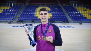 Antonio Pérez, con el oro del Europeo y con el premio al MVP