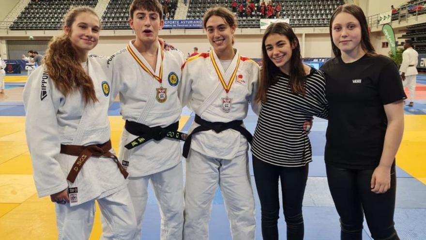 Hugo González y Melania Souto, medallistas en el &quot;Villa de Avilés&quot;