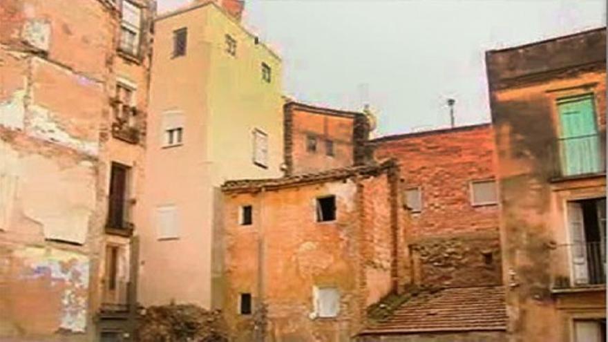 Una casa se derrumba en Tortosa a causa de la lluvia
