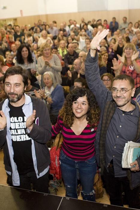 Juan Carlos Monedero y los diputados de Podemos Rafael Mayoral y Sofía Castañón, en Gijón