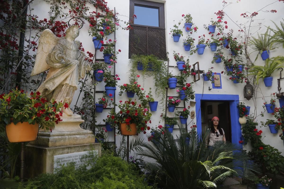 Paseando por los patios de San Lorenzo y San Rafael