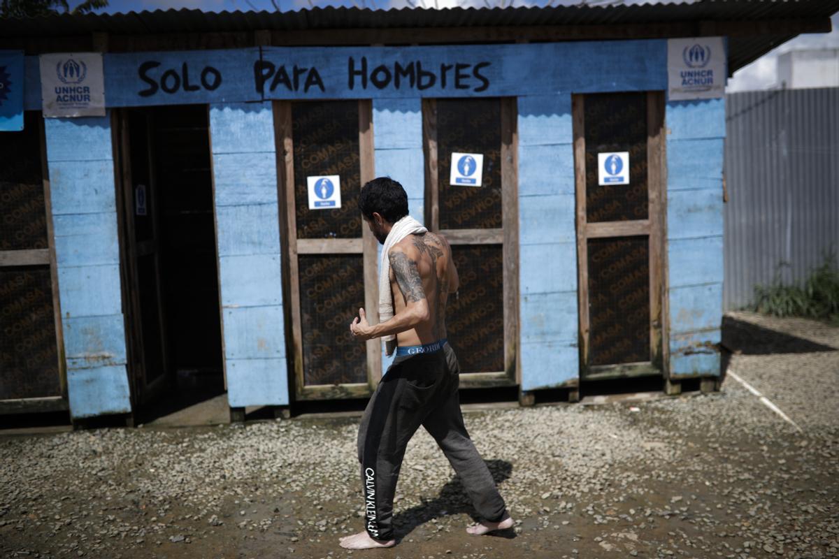 Miles de inmigrantes venezolanos varados en selva de Panamá por cierre terrestre en EE.UU