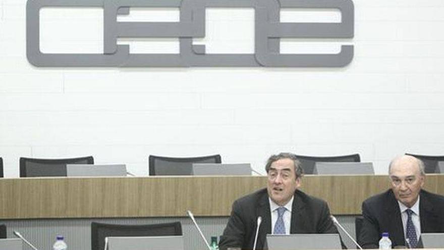 La CEOE pide otra vuelta de tuerca a la reforma laboral