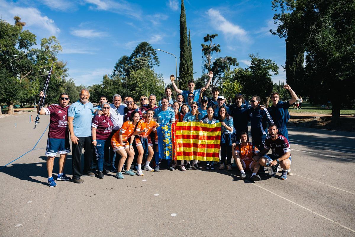 La Selecció Valenciana celebra el campionat del món de llargues