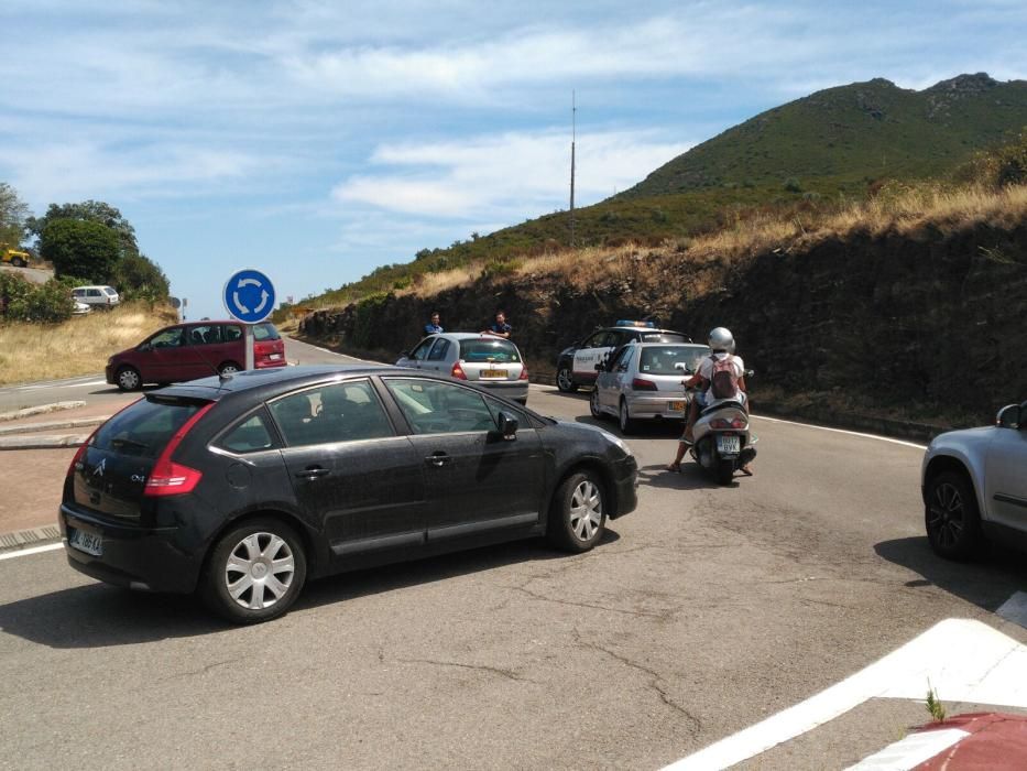 Cues i retencions per arribar a Cadaqués