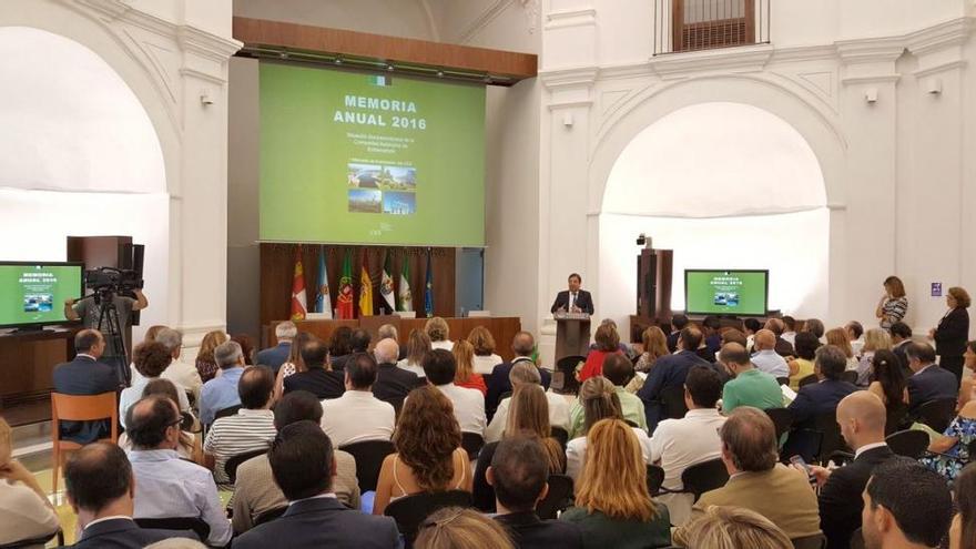 El informe del Consejo Económico y Social de Extremadura refleja la continuación de la recuperación económica