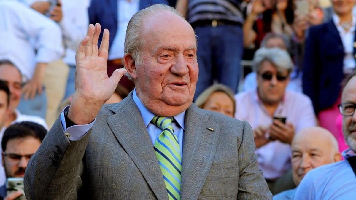 El rey Juan Carlos celebra un almuerzo el día de su retirada