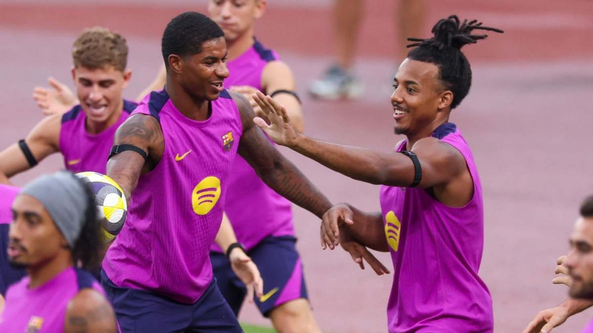 Koundé se siente "muy contento por seguir jugando en un equipo que aspira a todo"