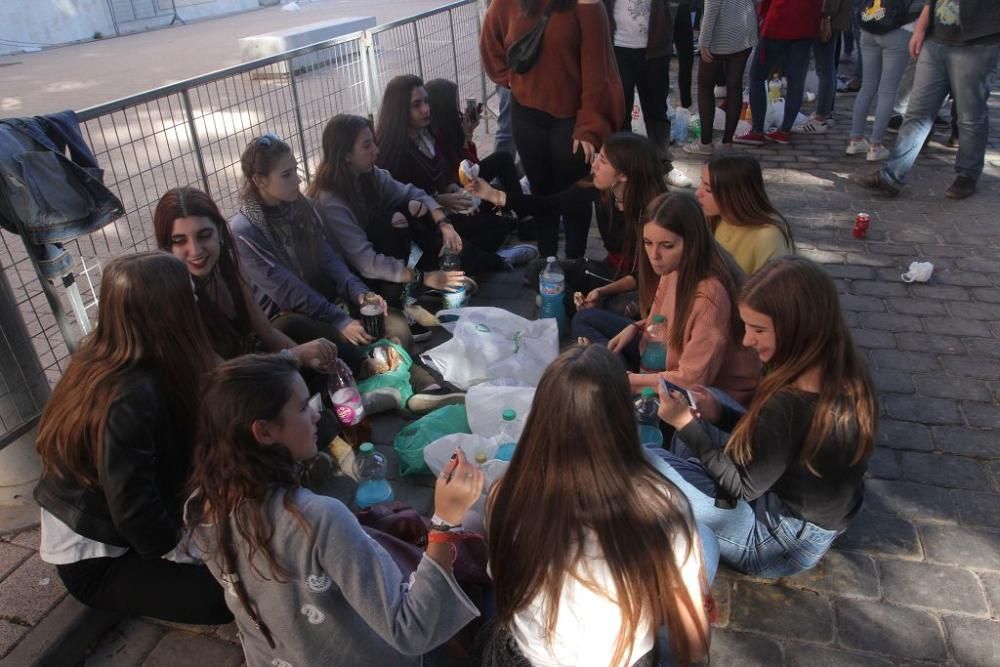 Centenares de estudiantes en la bienvenida de la UPCT