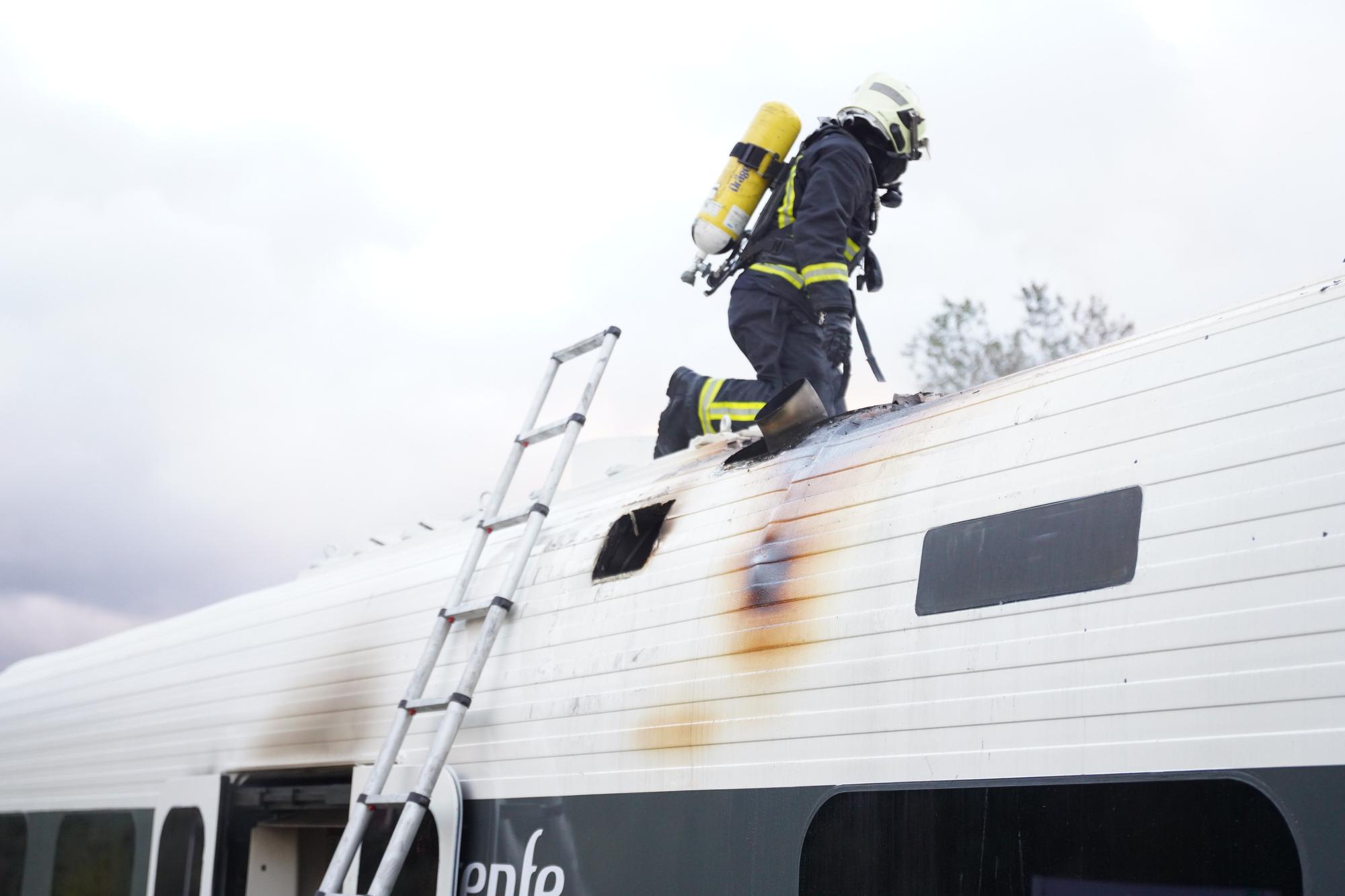 Incendio en el tren que cubre el trayecto Ourense-O Carballiño-Santiago de Compostela