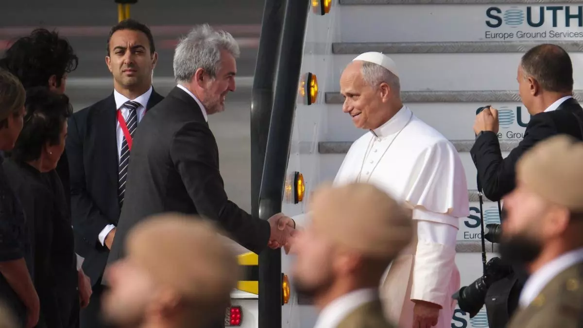 León XIV aterriza en Tenerife, última parada de su viaje apostólico a España