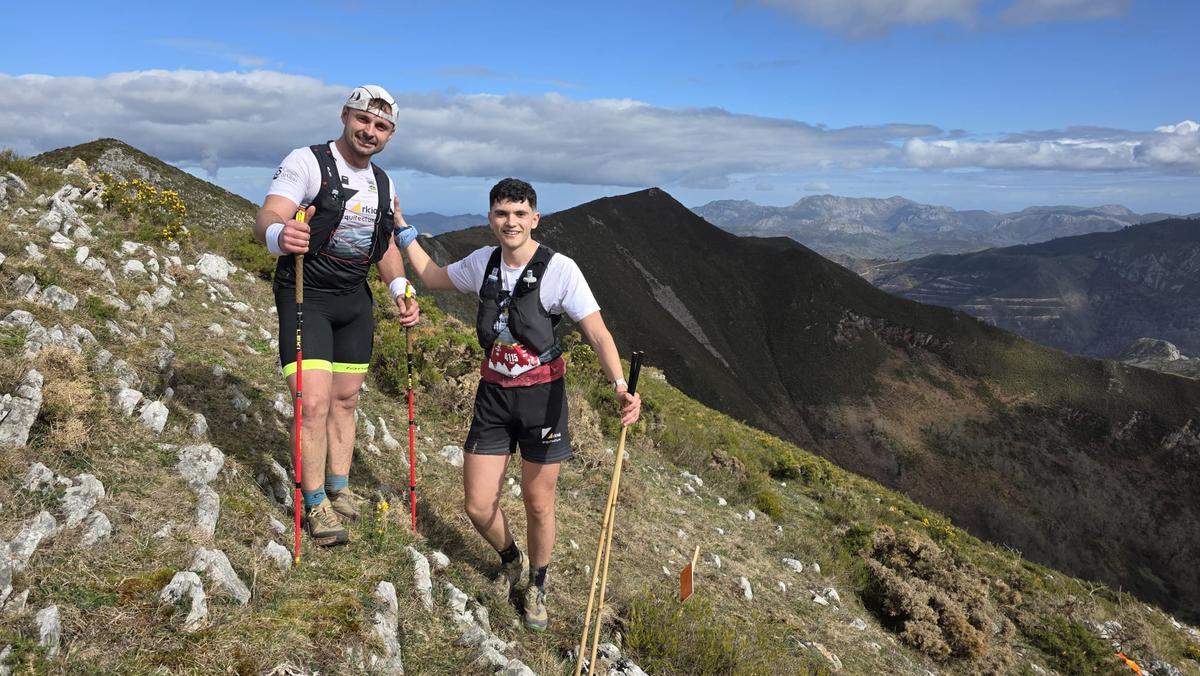 Dos participantes en la Kangas Mountain.