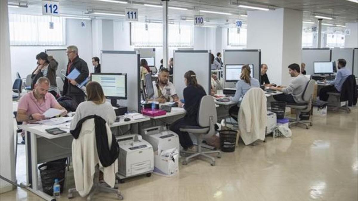 Hacienda establece los requisitos para solicitar reducción del IRPF, aplicable al ejercicio 25/26