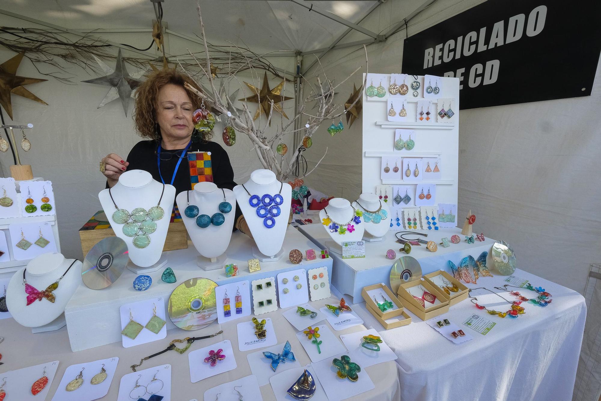 Feria de artesanía en el parque de San Telmo