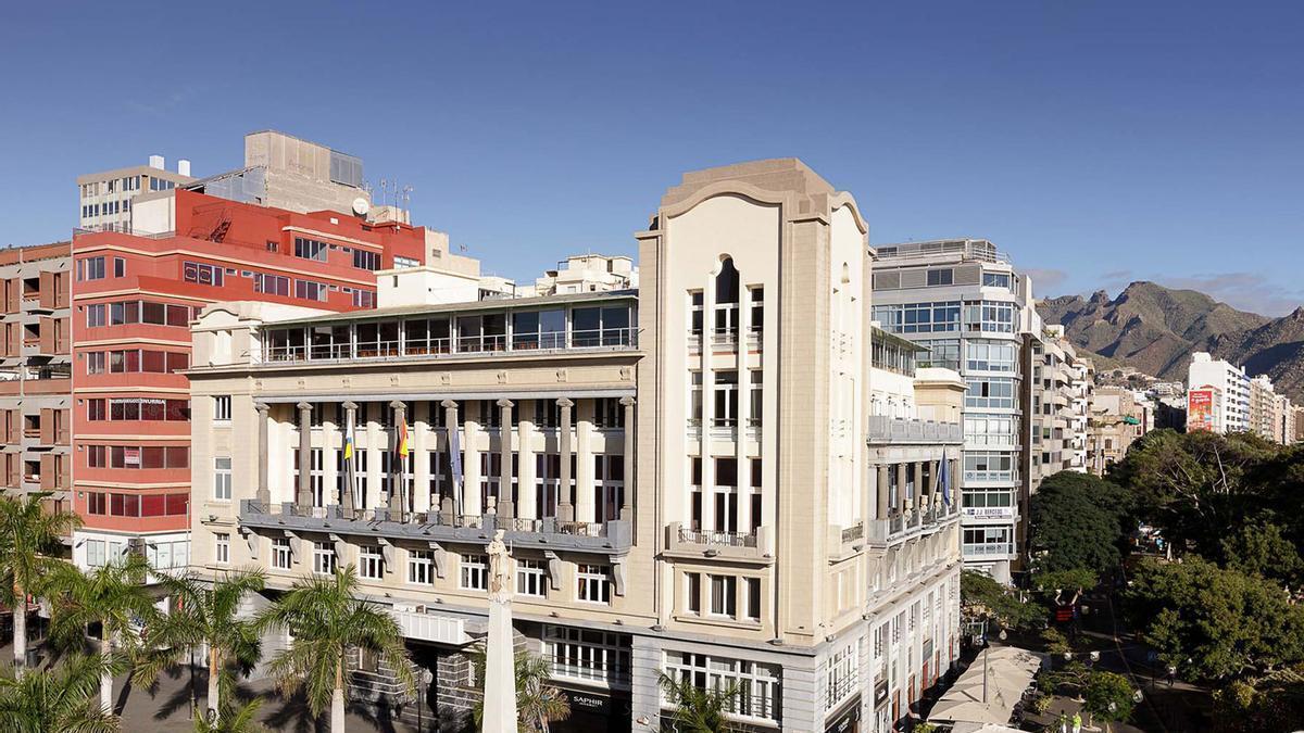 Sede del Real Casino de Tenerife en la plaza de la Candelaria de Santa Cruz de Tenerife.