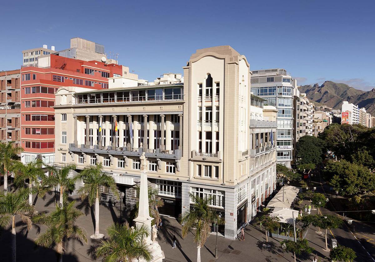 Sede del Real Casino de Tenerife en la plaza de la Candelaria de Santa Cruz de Tenerife.