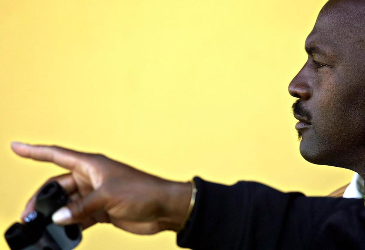 Michael Jordan en su visita a Cheste MotoGP Michael Jordan en su visita a Cheste MotoGP