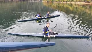 Los campeones del piragüismo asturiano ensalzan la navegabilidad en Tanes: "Tiene unas condiciones excepcionales"