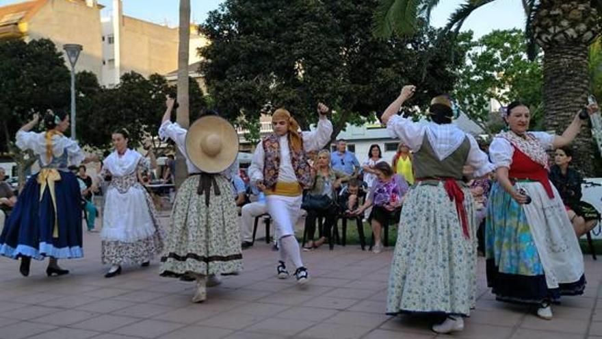 «Dances», «correfoc» y música en la semana cultural de La Forja
