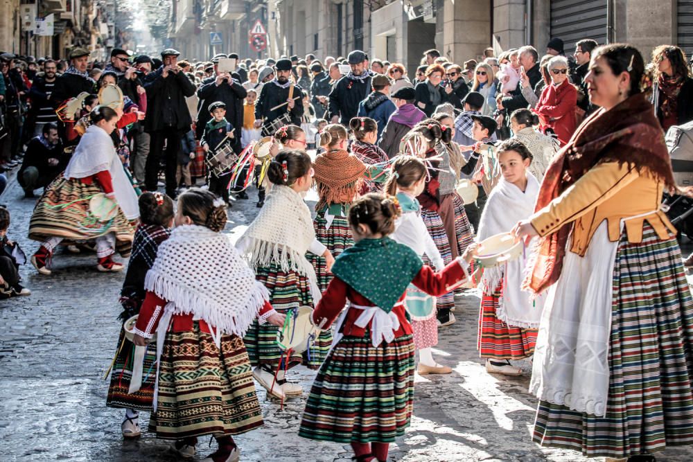 «Les Pastoretes» adoran al Niño en Alcoy