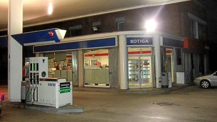 Gasolinera de la Rosaleda, a Sant Fruitós de Bages