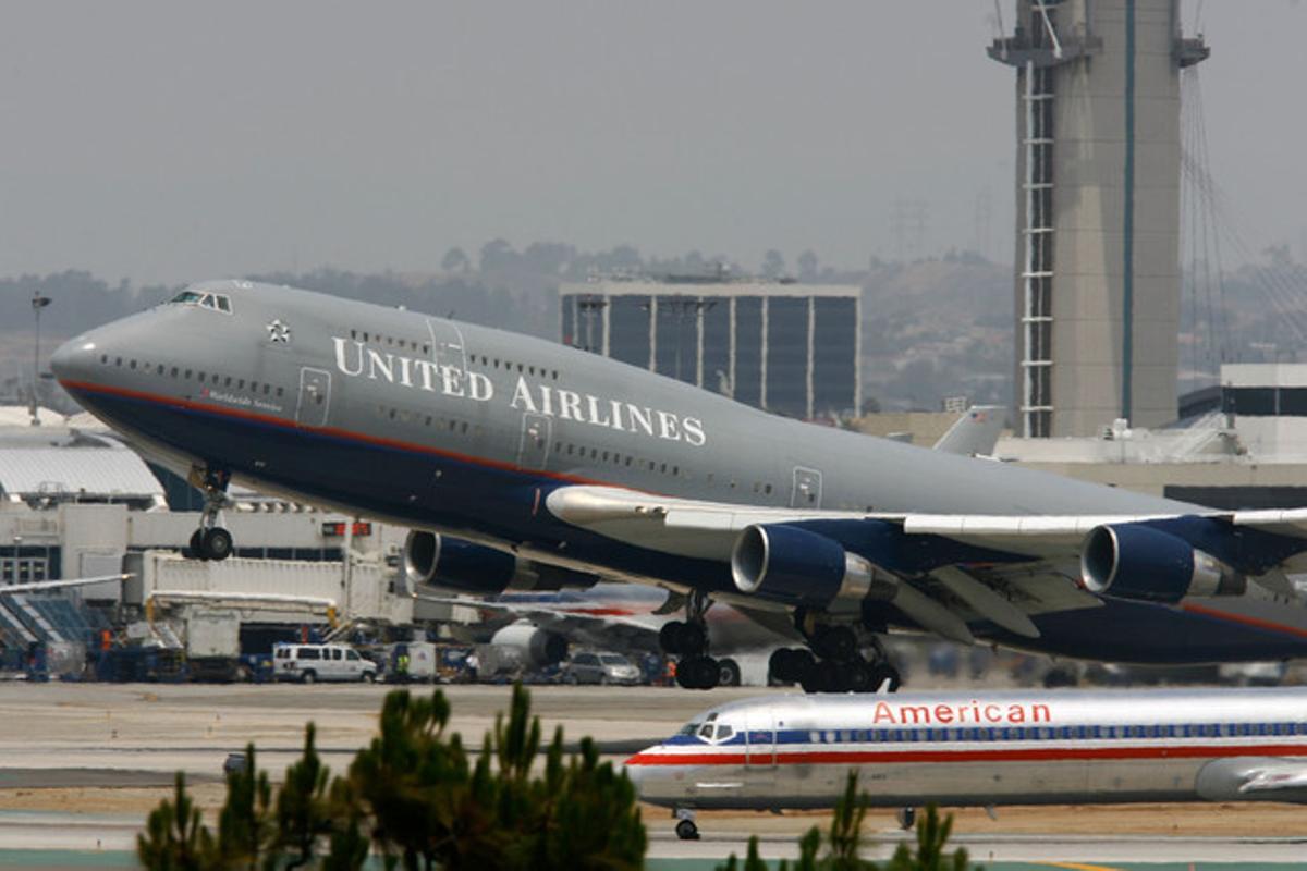 Un avió de United Airlines, a Los Angeles.