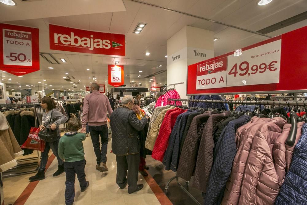 Las rebajas arracan fuerte en Elche