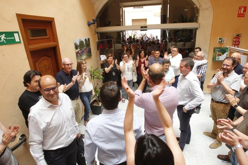 Jorge Rodriguez entra en el Ayuntamiento de Ontinyent tras ser detenido y dejarlo el juez en libertad con cargos.