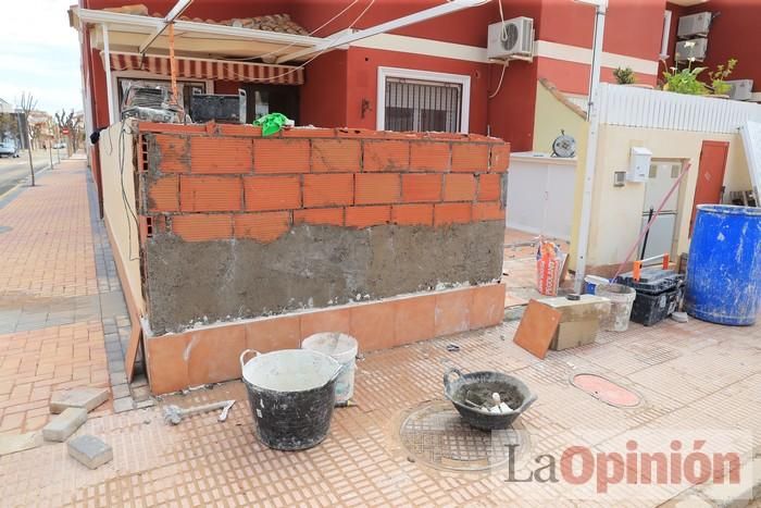 Limpian Los Alcázares tras las fuertes lluvias de los últimos días